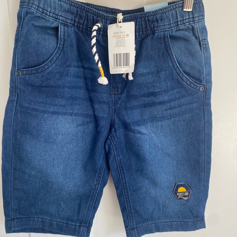 Kids cotton pull on Jean shorts. NWT
